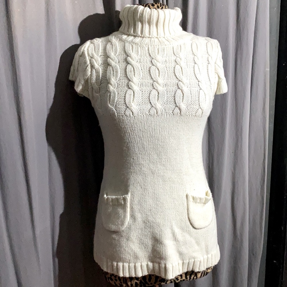 White turtleneck with Pockets